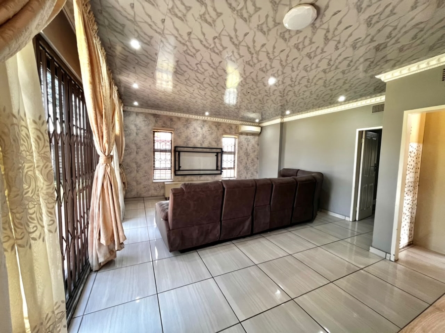 3 Bedroom Property for Sale in Rustenburg North North West